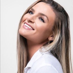 Meet your Posher, Delanie